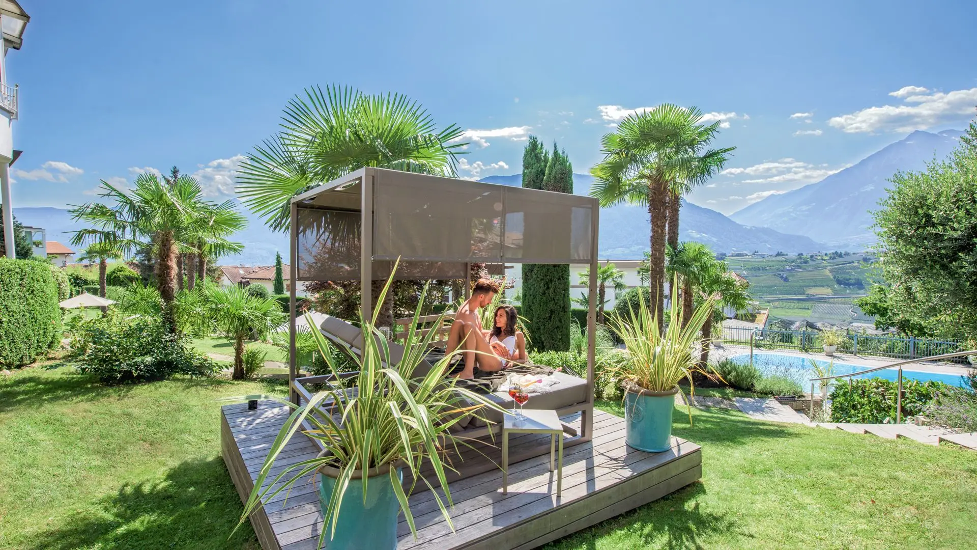Walters Garden Hotel, 1